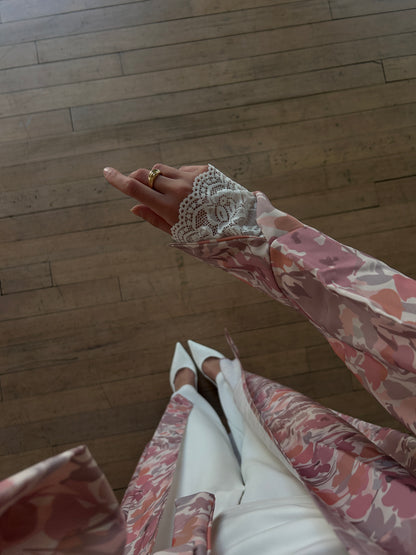 Inner Lace Sleeve